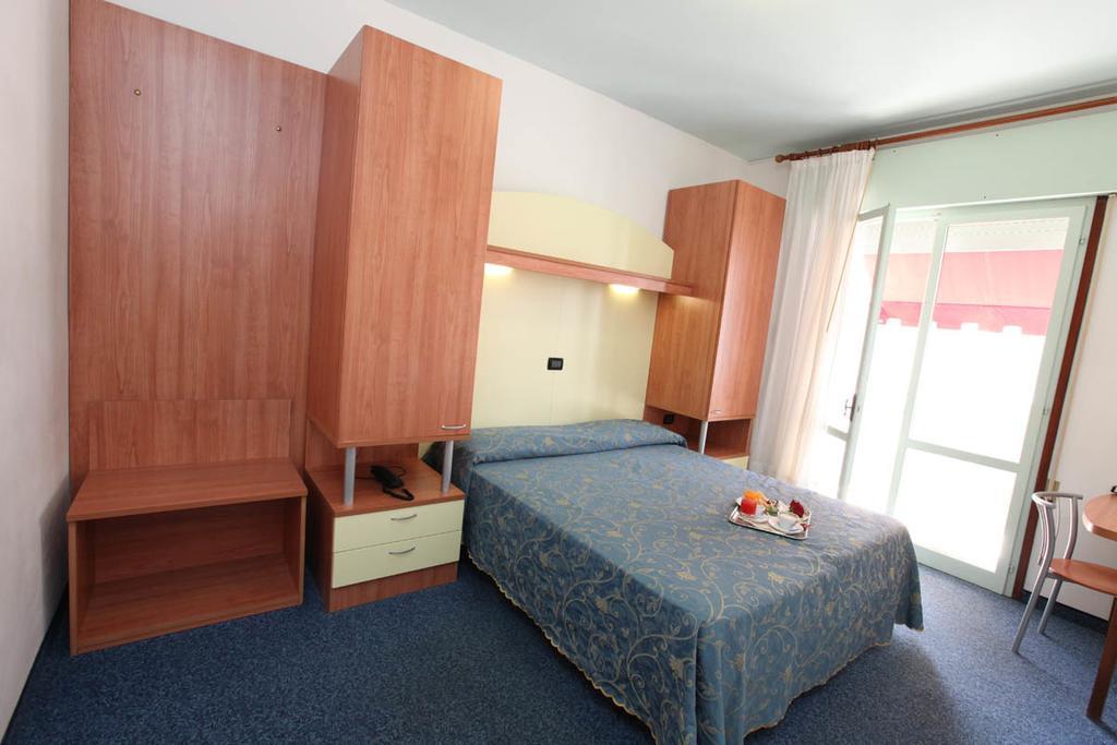 Hotel Derby S Lido di Jesolo Exterior photo