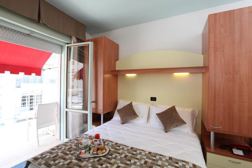 Hotel Derby S Lido di Jesolo Exterior photo